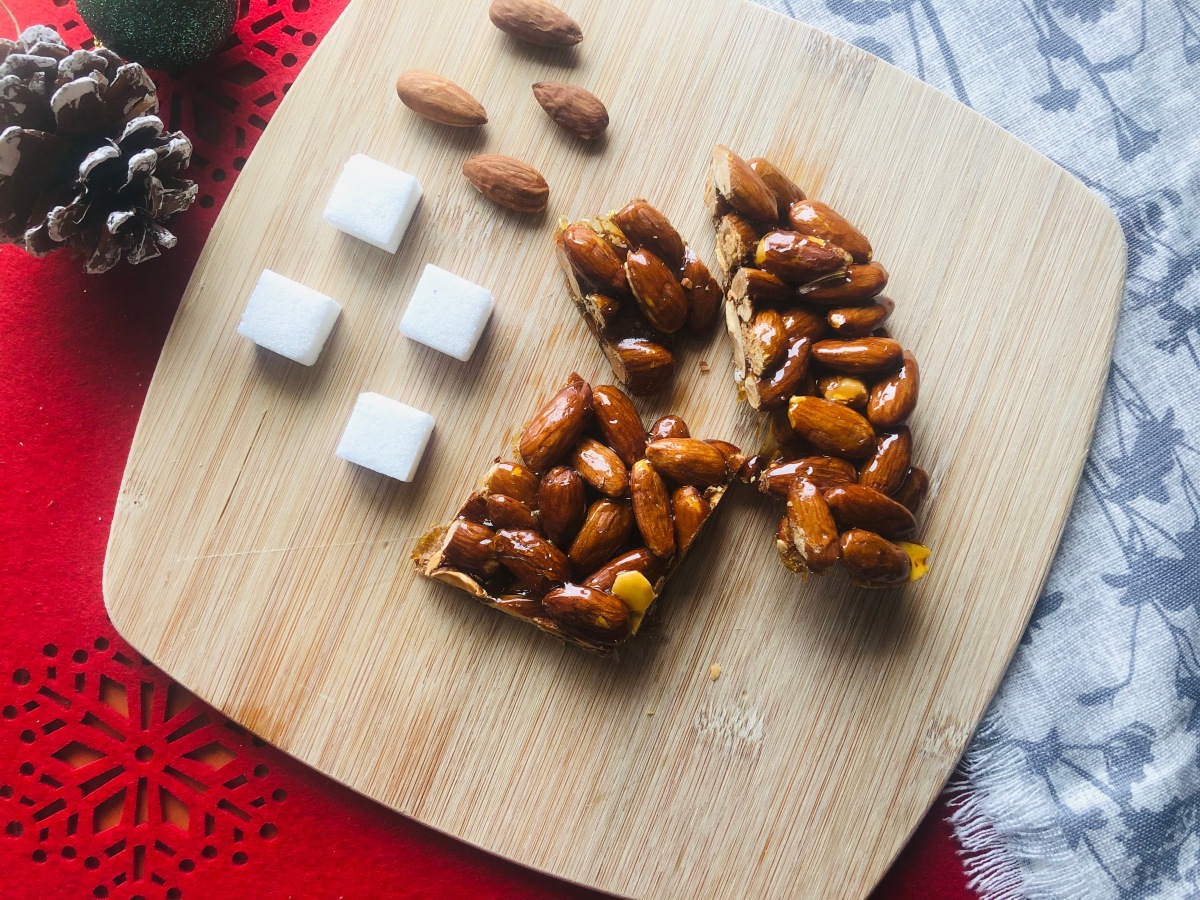 Almond brittle: torrone, cubaita or minnulata. Just two ingredients for a delicious dessert.